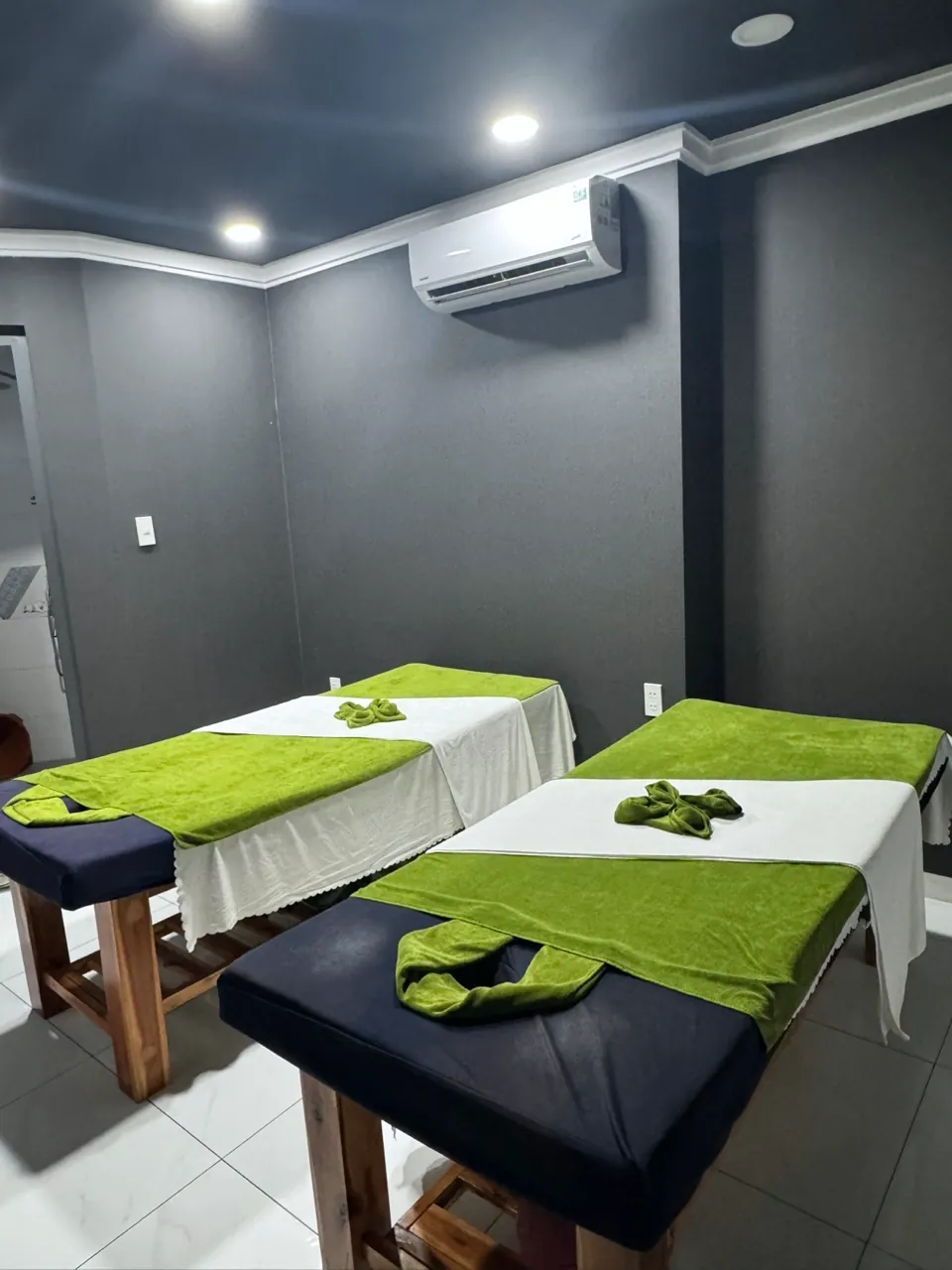Nha Trang VIP Men's Spa · shower area